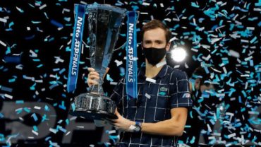 থিয়েমকে হারিয়ে এটিপি ফাইনালস খেতাব মেদভেদেভের
