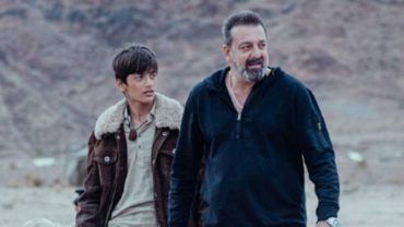 অ্যাকশন ছবি নিয়ে ফিরছেন সঞ্জয় (ভিডিও) অ্যাকশন ছবি নিয়ে ফিরছেন সঞ্জয়