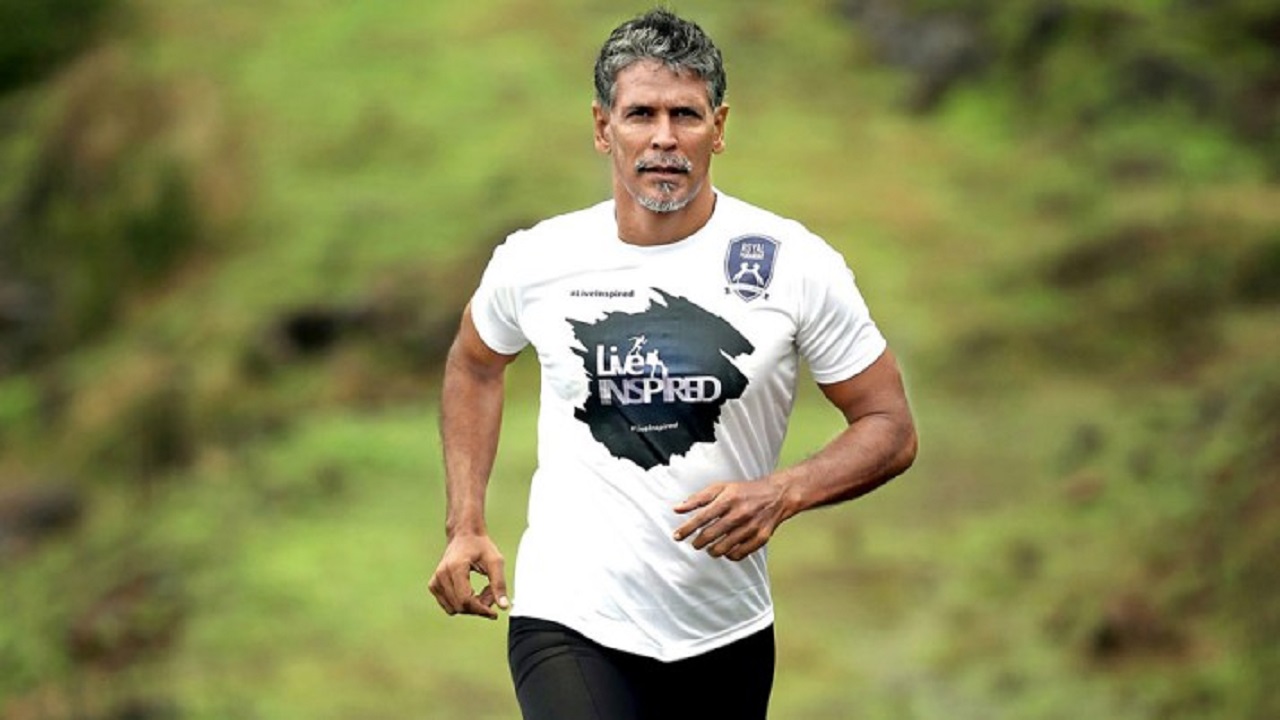 সৈকতে নগ্ন হয়ে দৌড় দেওয়ায় পুলিশে অভিযোগ সৈকতে নগ্ন হয়ে দৌড় দেওয়ায় পুলিশে অভিযোগ