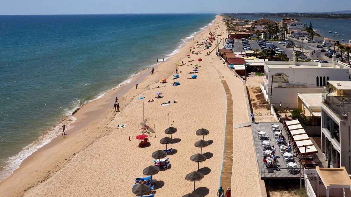 বিশ্বের সেরা সৈকত নির্বাচিত হলো পর্তুগালের ‘প্রাইয়া দে-ফারো বিচ’