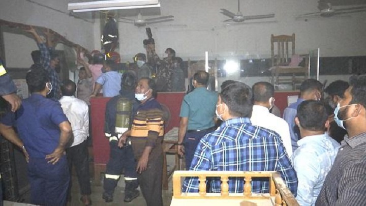 ঢাকার নিম্ন আদালতে অগ্নিকাণ্ড