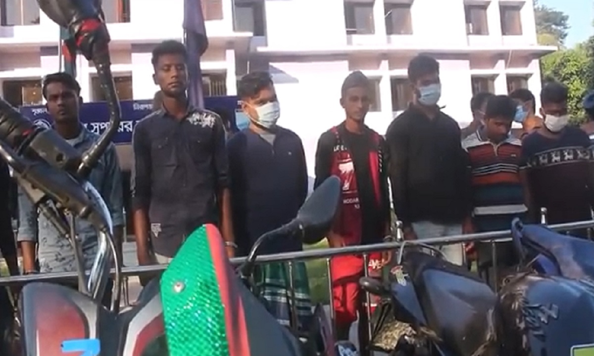 মুন্সিগঞ্জে ৬ চোরাই মোটরসাইকেলসহ আটক ১০