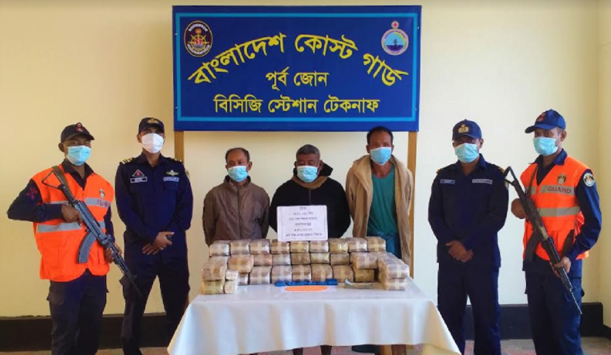 ৪ লাখ ৫০ হাজার পিস ইয়াবাসহ তিন মিয়ানমার নাগরিক আটক