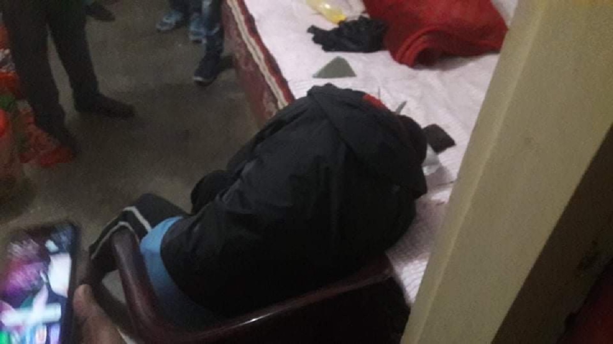 চবিতে নিজ বাসা থেকে কর্মচারীর মরদেহ উদ্ধার