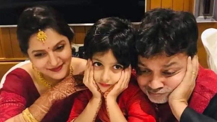 ক্রিসমাসে মিথিলাকে কাছে না পেয়ে মন খারাপ সৃজিতের