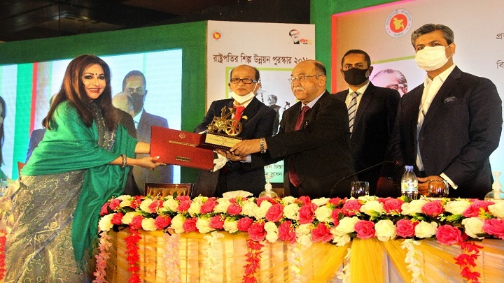 ‘রাষ্ট্রপতির শিল্প উন্নয়ন পুরস্কার’ পেলো বিএটি বাংলাদেশ