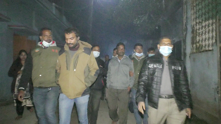 রংপুরে টিসিবির পণ্য কালোবাজারে বিক্রির অভিযোগে ডিলারসহ গ্রেফতার ২