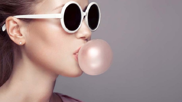 চুইংগাম গিলে ফেললে কী হয়? চুইংগাম গিলে ফেললে কী হয়?