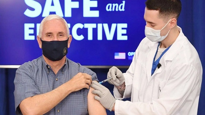 ভ্যাকসিন নিয়েছেন মার্কিন ভাইস প্রেসিডেন্ট মাইক পেন্স ভ্যাকসিন নিয়েছেন মার্কিন ভাইস প্রেসিডেন্ট মাইক পেন্স