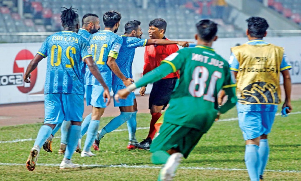 ফেডারেশন কাপে অংশ নেওয়া ৬ দলকে জরিমানা করেছে বাফুফে