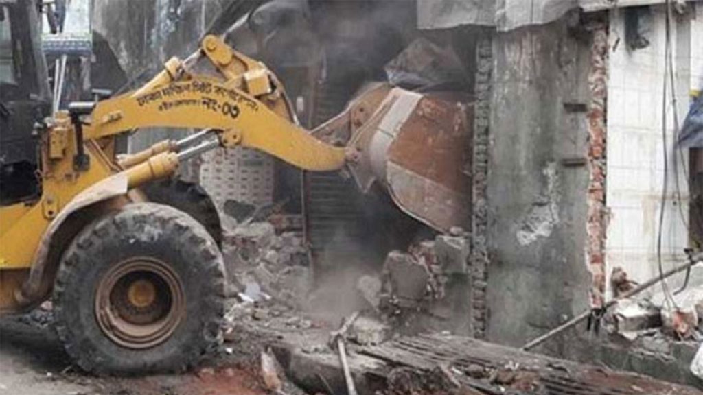 মিরপুরে দ্বিতীয় দিনের মতো চলছে অবৈধ স্থাপনা উচ্ছেদ