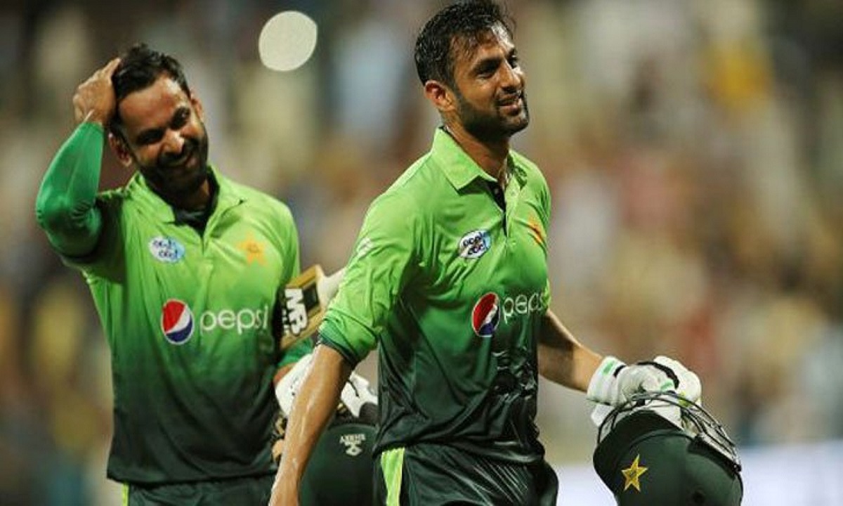 পাকিস্তানের টি-টোয়েন্টি দল থেকে বাদ পরেছেন হাফিজ ও শোয়েব মালিক