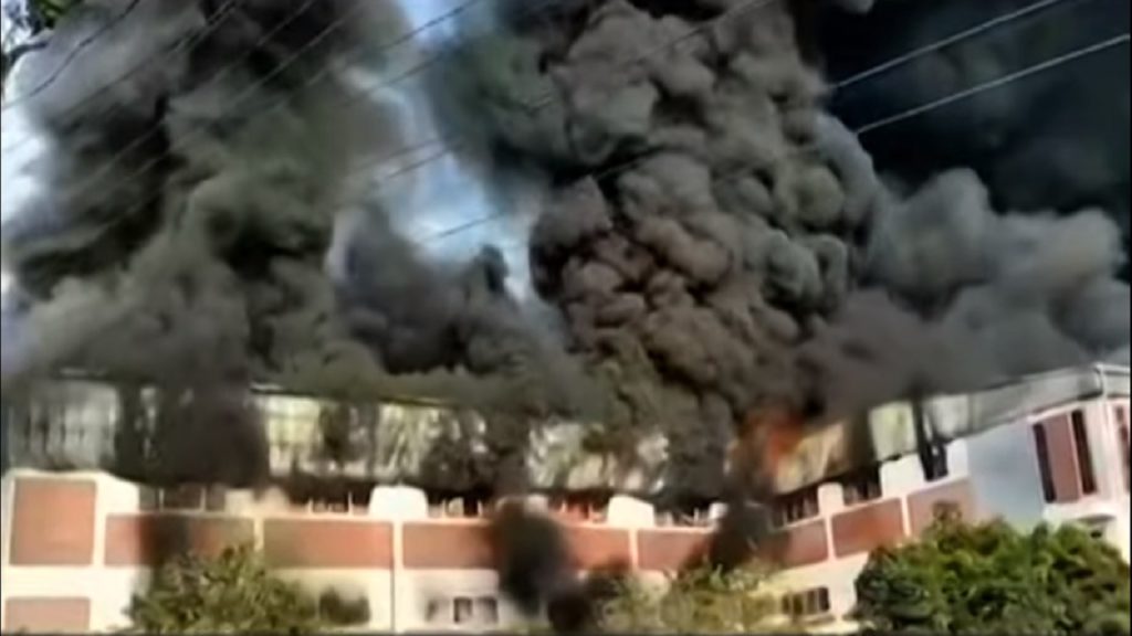 সোনারগাঁওয়ে ইলেক্ট্রনিক্স কারখানায় আগুন