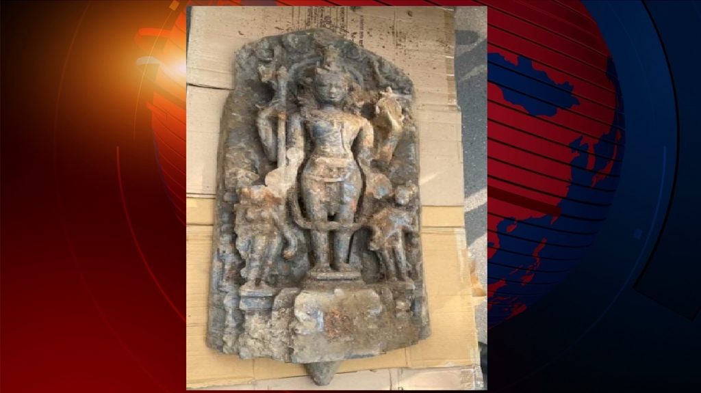 জয়পুরহাটে নদী খননে মিলল ১১৪ কেজি ওজনের মূর্তি