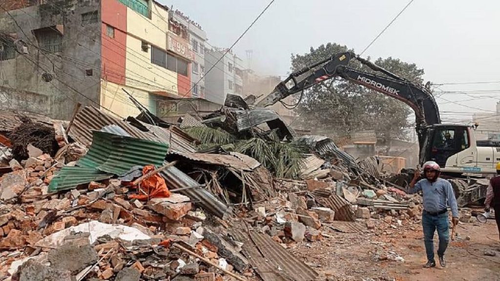 রাজধানীতে তৃতীয় দিনের মতো চলছে উচ্ছেদ কার্যক্রম