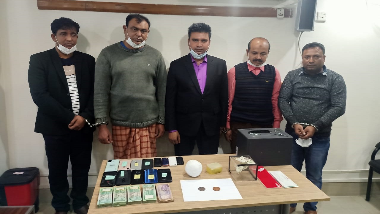 আমেরিকার নাসার নামে প্রতারণায় ঝিনাইদহে আটক ৫