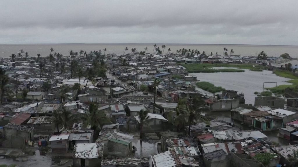 মোজাম্মিকে ঘূর্ণিঝড়ের তান্ডবে ক্ষতিগ্রস্ত আড়াই লাখের বেশি মানুষ