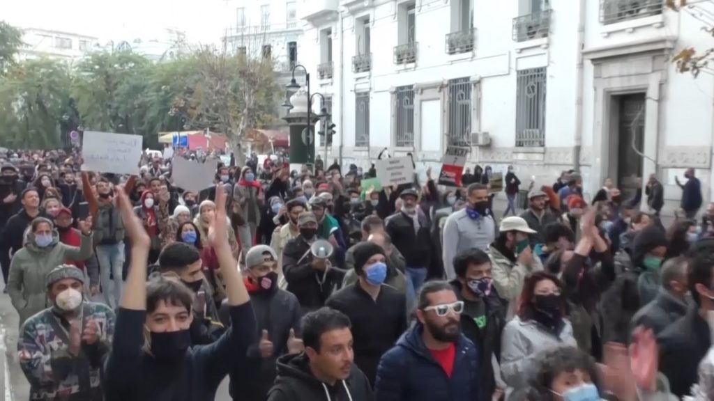 সরকারের বিধিনিষেধ উপেক্ষা করেই তিউনিশিয়ায় দুর্নীতি বিরোধী আন্দোলন