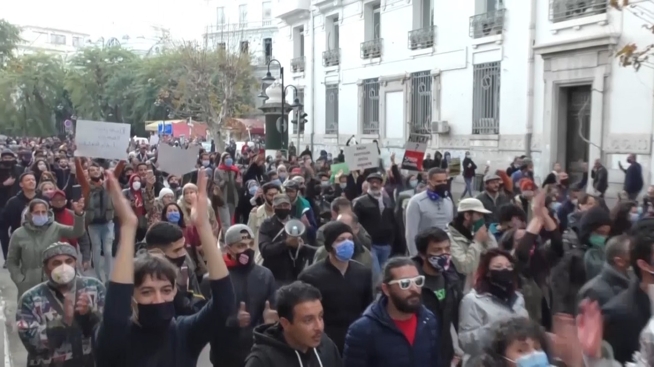 সরকারের বিধিনিষেধ উপেক্ষা করেই তিউনিশিয়ায় দুর্নীতি বিরোধী আন্দোলন সরকারের বিধিনিষেধ উপেক্ষা করেই তিউনিশিয়ায় দুর্নীতি বিরোধী আন্দোলন