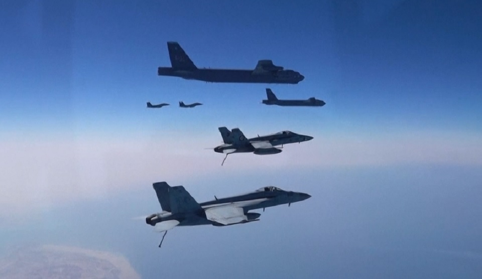 মধ্যপ্রাচ্যে আবারও মার্কিন বোমারু বিমানের মহড়া, এবার সঙ্গী সৌদি যুদ্ধবিমানও