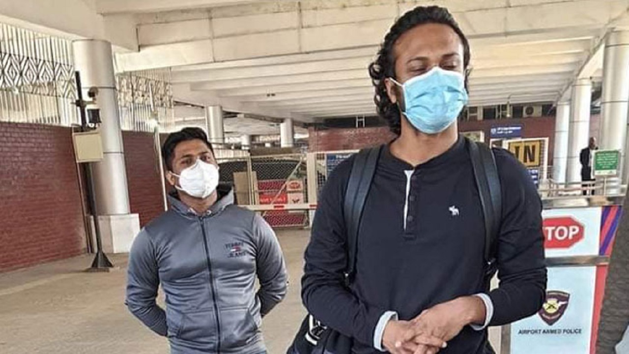 দেশে ফিরলেন সাকিব দেশে ফিরলেন সাকিব