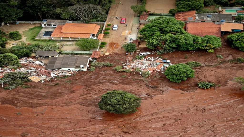 ব্রাজিলে বাঁধ ধসের ঘটনায় ক্ষতিপূরণ দিতে সম্মত হয়েছে খনির মালিক