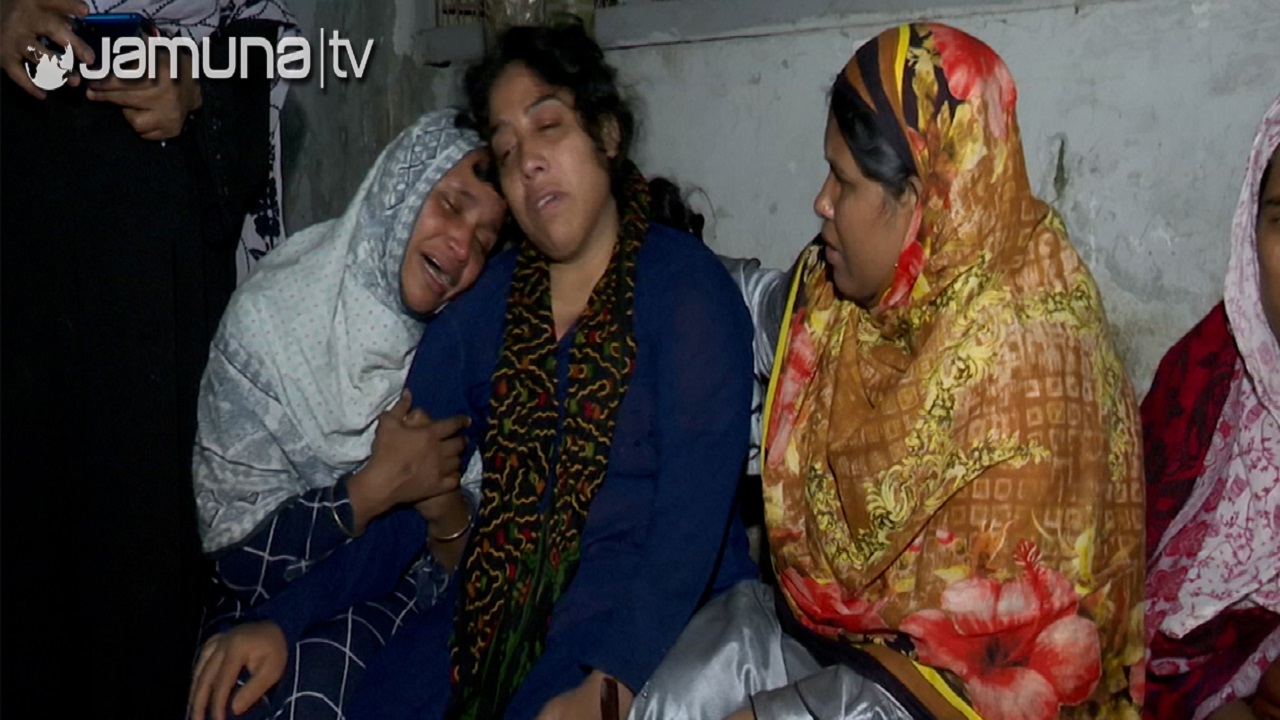 দুই বাসের রেষারেষির বলি নাজমুল দুই বাসের রেষারেষির বলি নাজমুল