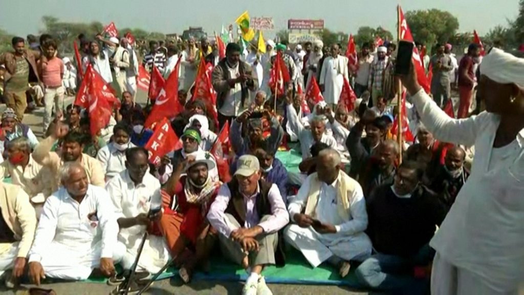 ভারতজুড়ে চলছে আন্দোলনরত কৃষকদের 'চাক্কা জ্যাম' কর্মসূচি