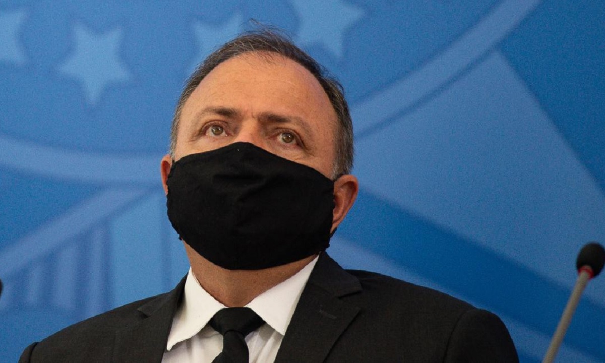 করোনা: ব্রাজিলের স্বাস্থ্যমন্ত্রী বরখাস্ত