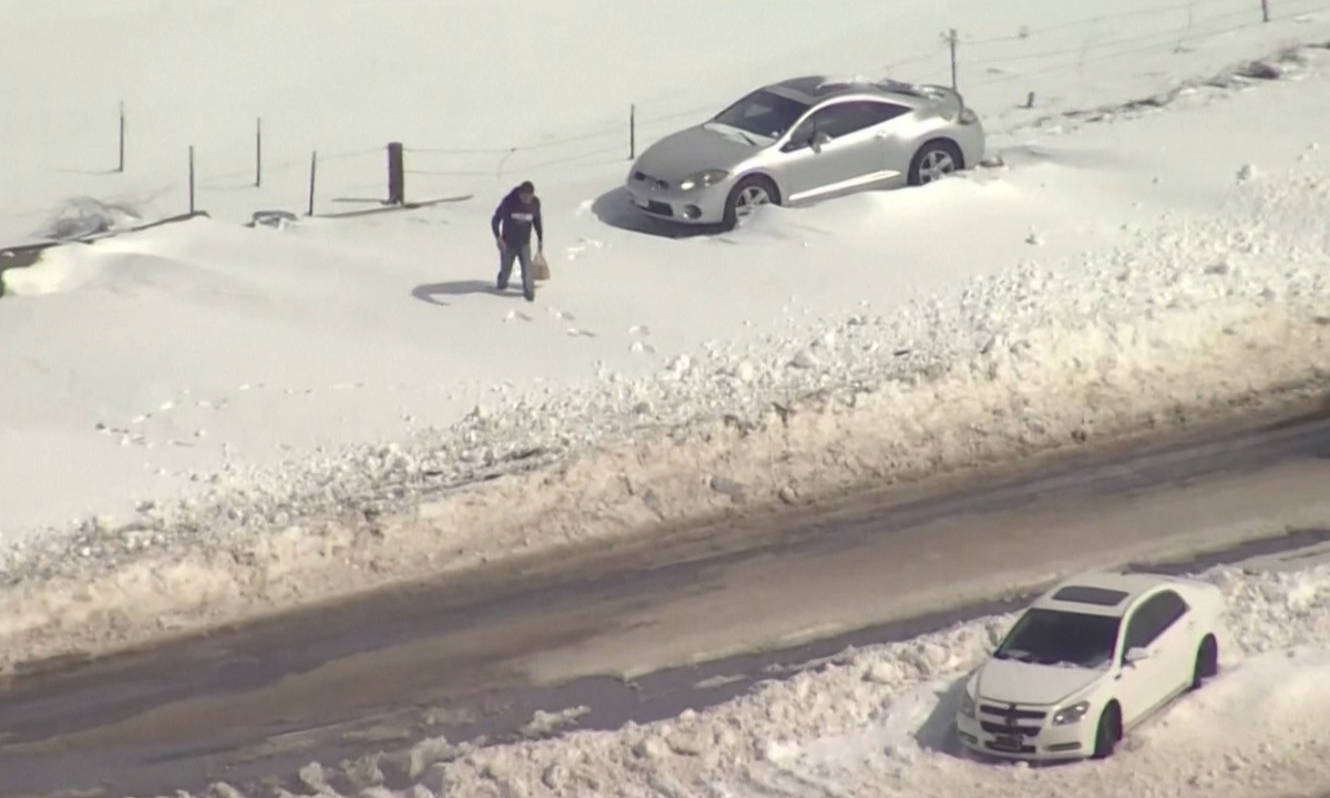 ভয়াবহ তুষার ঝড়ের কবলে যুক্তরাষ্ট্রের পশ্চিমাঞ্চল কলোরাডো