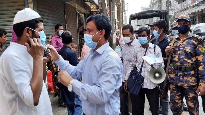 টাঙ্গাইলে মাস্ক না পরায় আর্থিক জরিমানা