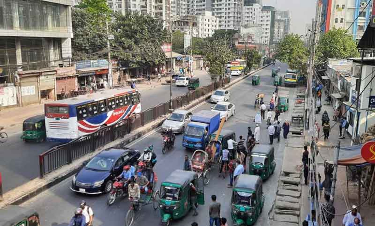 রাজধানীতে ঢিলেঢালা হরতাল