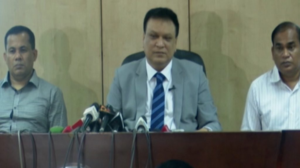 ভুয়া জাতীয় পরিচয়পত্র ব্যবহার করে ব্যাংক থেকে অর্থ আত্মসাতের অভিযোগ, গ্রেফতার ৬