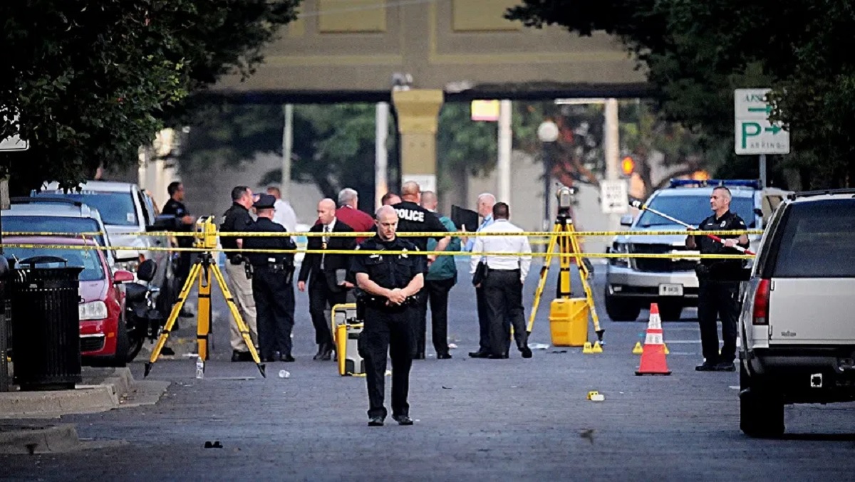 শপিংমলে হত্যাকাণ্ডে জড়িত বন্দুকধারীর পরিচয় প্রকাশ করেছে যুক্তরাষ্ট্র