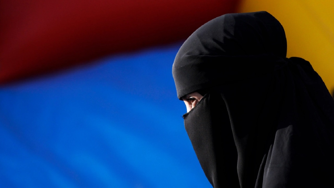 নেকাব নিষিদ্ধের প্রস্তাব নিয়ে তোলপাড় চলছে সুইজারল্যান্ডে নেকাব নিষিদ্ধের প্রস্তাব নিয়ে তোলপাড় চলছে সুইজারল্যান্ডে