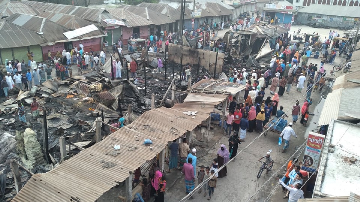 রায়পুরে ২৫ দোকান পুড়ে ছাই, ক্ষতি ২ কোটি টাকা