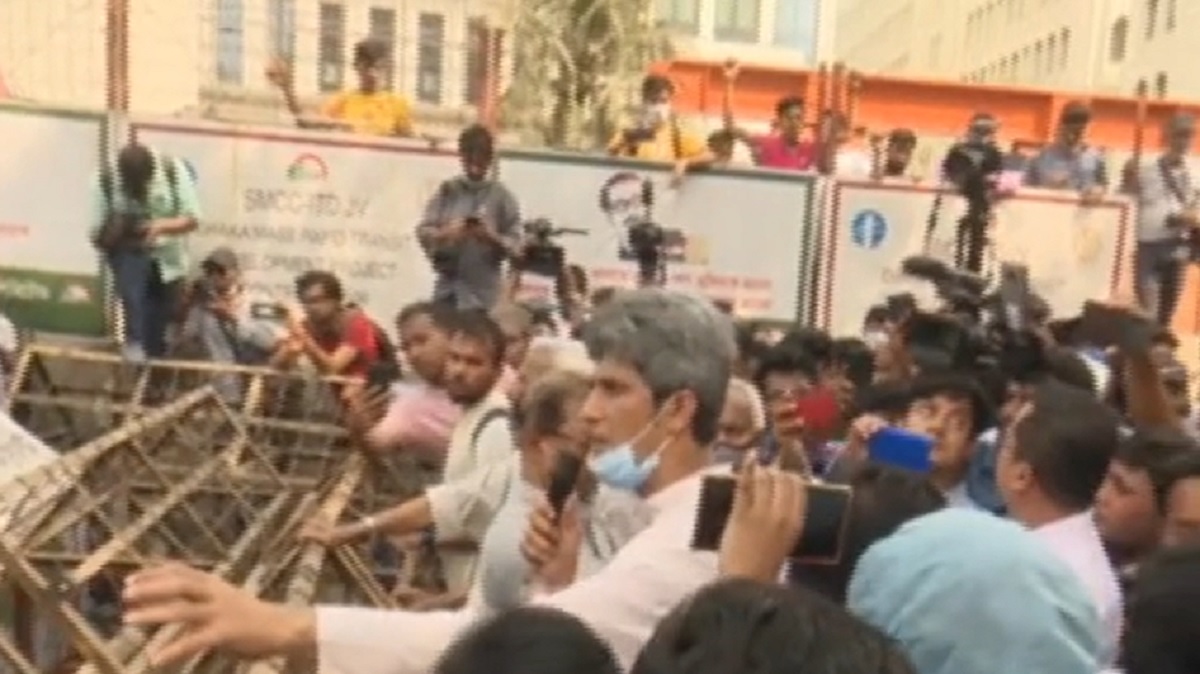 লেখক মুশতাক হত্যার বিচার ও ডিজিটাল নিরাপত্তা আইন বাতিলের দাবিতে বিক্ষোভ লেখক মুশতাক হত্যার বিচার ও ডিজিটাল নিরাপত্তা আইন বাতিলের দাবিতে বিক্ষোভ