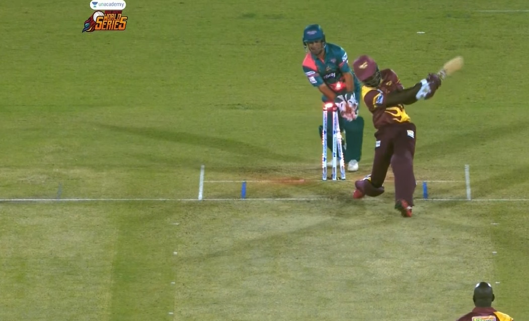 লারার ব্যাটেই হারের স্বাদ বাংলাদেশের