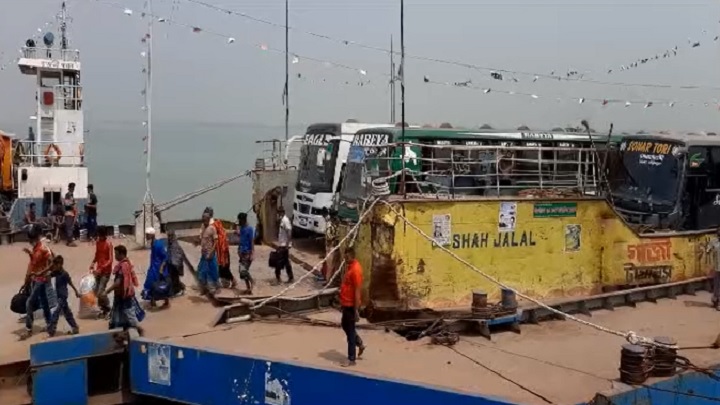 হরতালের প্রভাব নেই দৌলতদিয়ায়