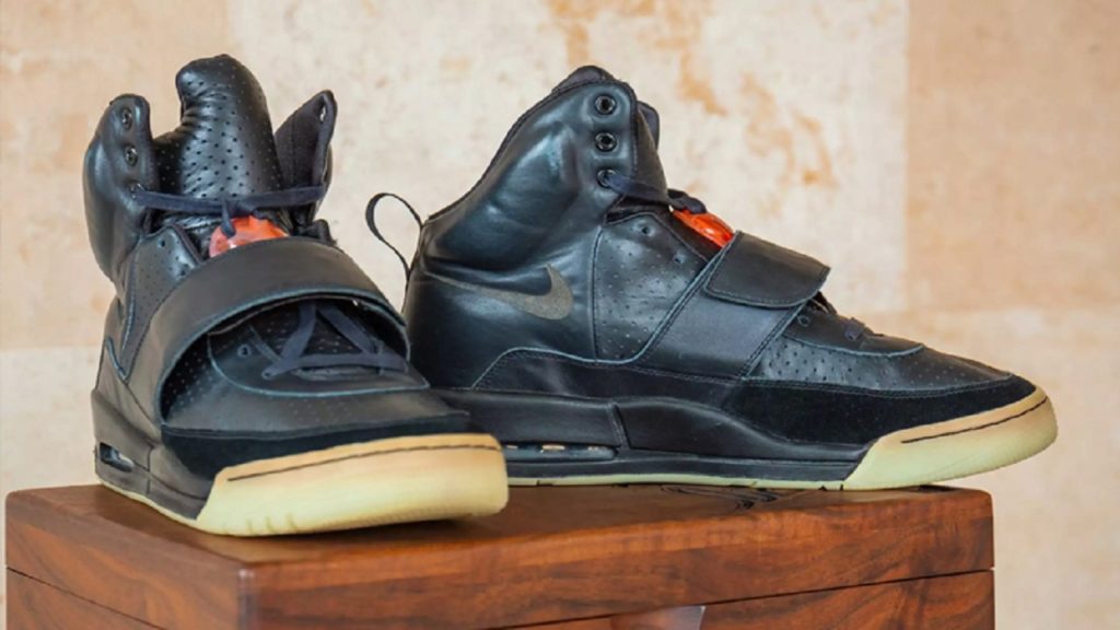 এক জোড়া জুতার দাম ১৫ কোটি ২৭ লাখ টাকা!