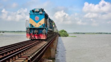 লকডাউনে বন্ধ থাকবে যাত্রীবাহী ট্রেন চলাচল