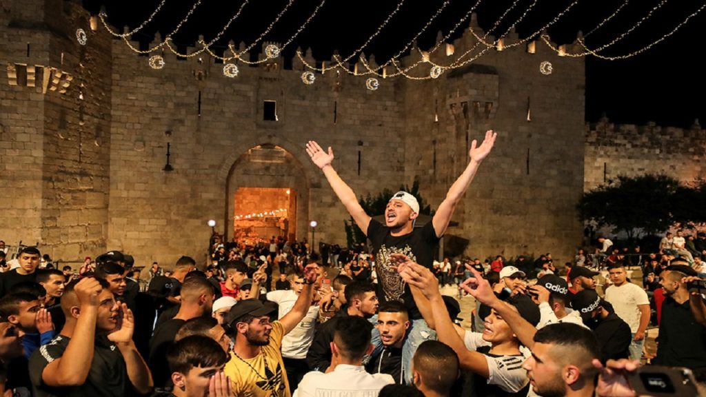 জেরুজালেমে তারাবির নামাজের বাঁধা দূর হওয়ার পরই আবারও সহিংসতা