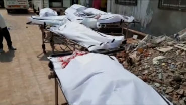 ভারতের শ্মশানে লাশের সারি, গ্রহণ করতে নারাজ পরিবার