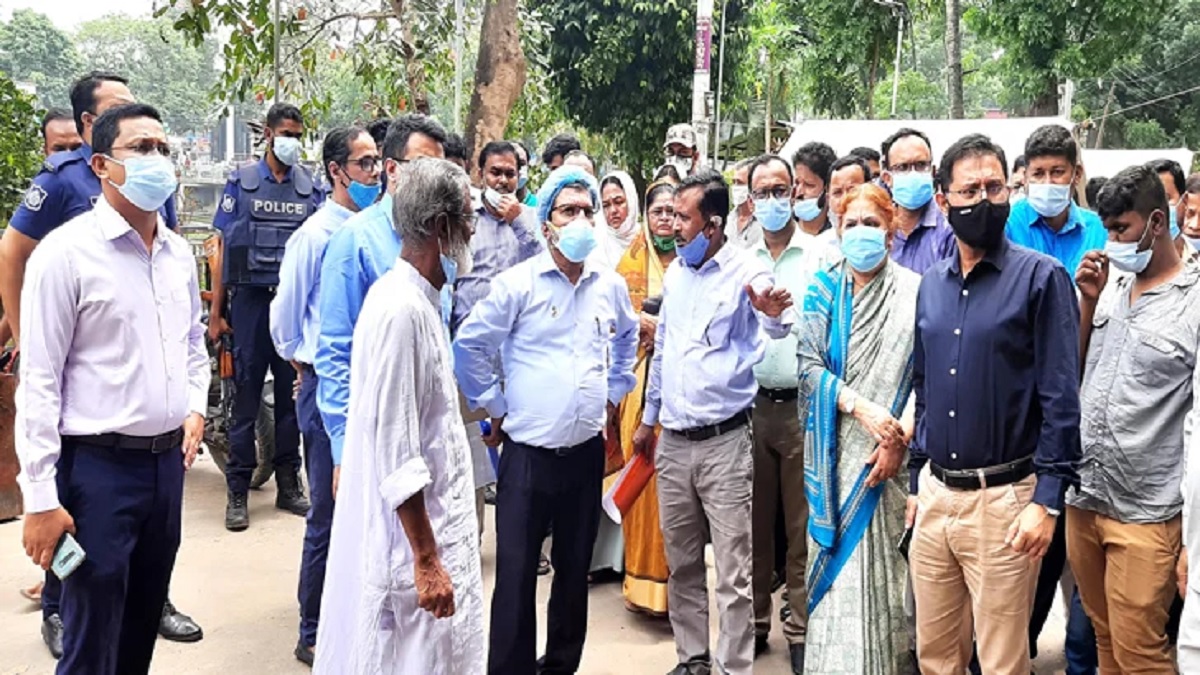 ব্রাহ্মণবাড়িয়ায় তাণ্ডবে ক্ষতিগ্রস্ত স্থাপনা পরিদর্শন করলেন অতিরিক্ত সচিব