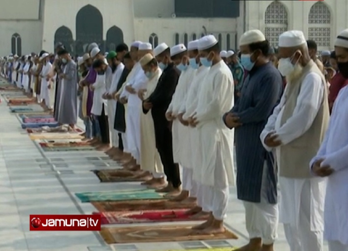 সারাদেশে উদযাপিত হচ্ছে পবিত্র ঈদুল ফিতর