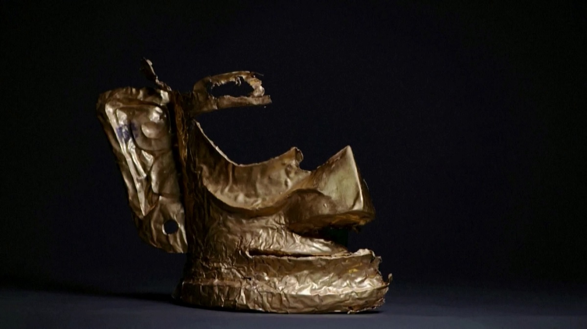 চীনে ৩ হাজার বছরের পুরোনো স্বর্ণের মুখোশ উদ্ধার