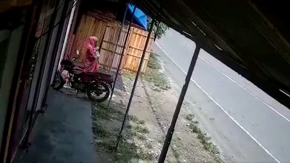 শরীয়তপুরে চুরি হওয়া পাঁচ মাস বয়সী শিশু উদ্ধার