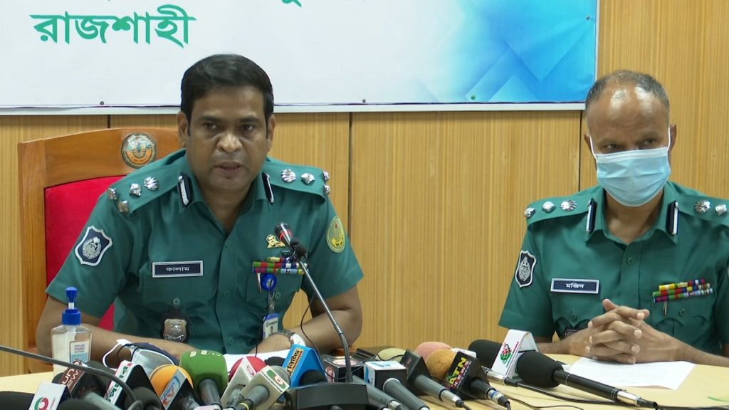 অশ্লীল ভিডিও নির্মাণের দায়ে রাজশাহীতে ৯ টিকটকার আটক