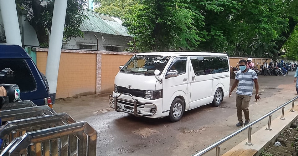 পরীমণিকে ধর্ষণ ও হত্যাচেষ্টা: নাসিরসহ ৫ আসামিকে আদালতে নেয়া হয়েছে