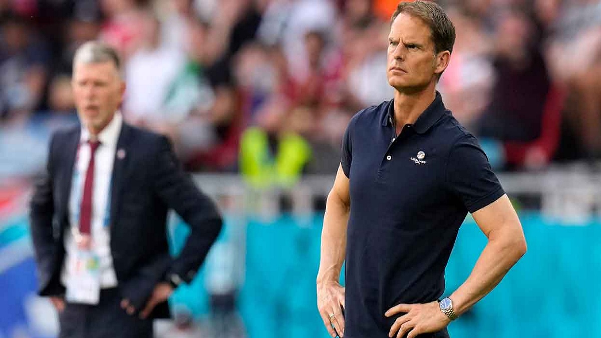 ইউরোতে হেরে ইস্তফা দিলেন ডাচ কোচ